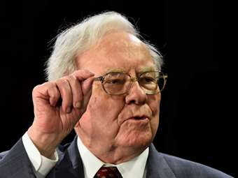 Πώς το "μεγάλο ψαλίδι" του Buffett στην Apple στοίχισε δισεκατομμύρια στους μετόχους