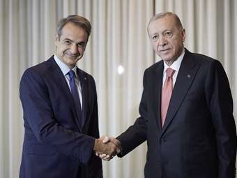 Συνάντηση Μητσοτάκη – Ερντογάν σε καλό κλίμα: Εντατικοποίηση της συνεργασίας στο μεταναστευτικό - Έθεσε το Κυπριακό ο Έλληνας πρωθυπουργός