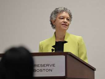 Σ. Κόλινς (Fed): Τα επιτόκια θα χρειστεί να αυξηθούν λίγο πάνω από το 5%