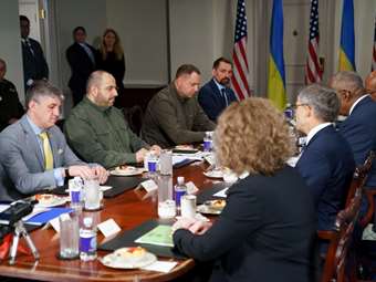 Ο πρόεδρος Ζελένσκι πιέζει τις ΗΠΑ να δώσουν το πράσινο φως για πλήγματα βαθιά εντός του ρωσικού εδάφους