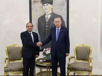 Έφτασε στην Τουρκία ο Αμπντέλ Φατάχ αλ Σίσι - Τον υποδέχτηκε ο Ερντογάν