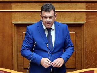 Βουλή: Μομφή Ν. Κακλαμάνη κατά του βουλευτή της "Νίκης" Ν. Παπαδόπουλου για αντικοινοβουλευτική συμπεριφορά