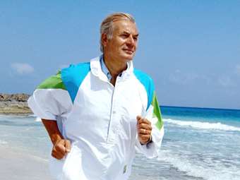 Έρευνα βρήκε σε ποια ηλικία ξεκινάμε να γερνάμε απότομα - Πότε ακριβώς αρχίζει η βιολογική φθορά