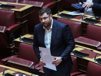 Μεταπήδηση ΣΥΡΙΖΑ από την ευρωομάδα της Αριστεράς σε εκείνη των Σοσιαλιστών προτείνουν Ζαχαριάδης, Θεοχαρόπουλος, Ραγκούσης