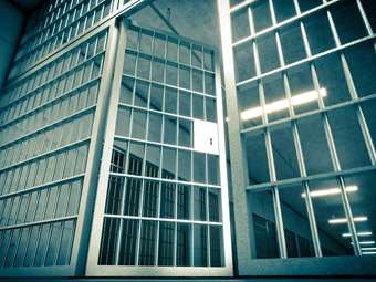 Ευρωπαϊκό Δικαστήριο: Επιτρέπει πλήρη απελευθέρωση καπνίσματος στις φυλακές