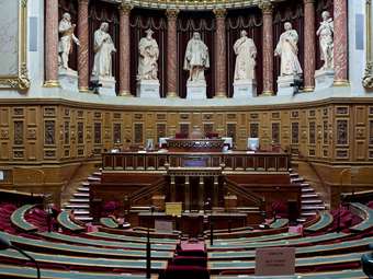 Γαλλία: Η Γερουσία ψήφισε το συμβιβαστικό κείμενο για τη μεταρρύθμιση του συνταξιοδοτικού