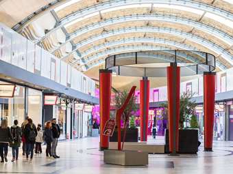 Η ΤΑΛΙΜΑ του Ομίλου Κωνσταντίνου εξαγοράζει το Fashion City Outlet στη Λάρισα