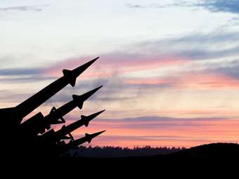 Τραμπ: Περισσότερα μη επανδρωμένα αεροσκάφη και πυραύλους και λιγότερα F-35 στον προϋπολογισμό ύψους $893 δισ.