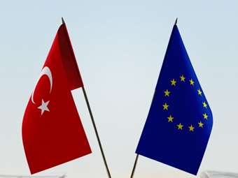 Πακέτο 800 εκατ. ευρώ από την Κομισιόν στον Ερντογάν για το μεταναστευτικό