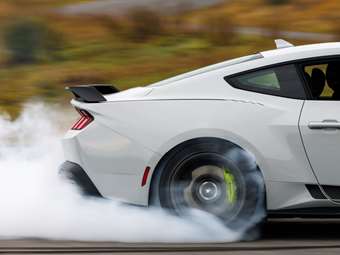 Η Ford θα αποκαλύψει νέο αυτοκίνητο υψηλών επιδόσεων στο Ντιτρόιτ