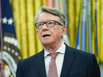 Βρετανία: Ο πρώην υπουργός Μάντελσον παραιτήθηκε από τους Εργατικούς μετά τις νέες αποκαλύψεις για την υπόθεση Έπσταϊν