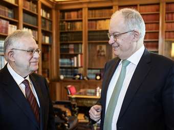 Συνάντηση του Κων. Τασούλα με τον πρώην πρωθυπουργό Λ. Παπαδήμο