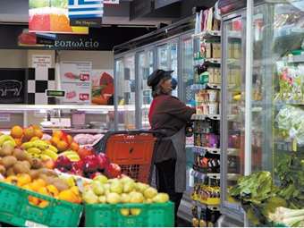 Οι ανατιμήσεις στις υπηρεσίες φρενάρουν την μείωση του πληθωρισμού