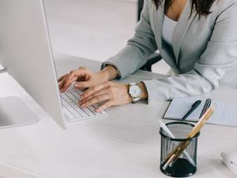 ΒΕΑ: Πρόταση για επιδοτούμενο πρόγραμμα πρόσληψης ανέργων για την αντικατάσταση γυναικών με άδεια μητρότητας ή με παιδιά έως πέντε ετών