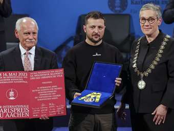 Γερμανία: Ο Ζελένσκι τιμήθηκε με το βραβείο "Καρλομάγνος" στο Άαχεν