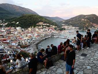 Τουρισμός: 1,2 εκατομμύρια περισσότεροι επιβάτες προσγειώθηκαν φέτος στους ελληνικούς προορισμούς