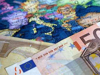 Η αβεβαιότητα από την τραπεζική αναταραχή επηρεάζει τις προοπτικές για τα επιτόκια και την ανάπτυξη στην Ευρωζώνη