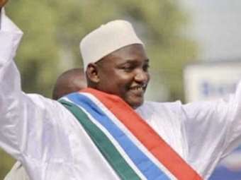 Γκάμπια: Ο πρόεδρος αναστέλλει τα ταξίδια όλων των κυβερνητικών στελεχών στο εξωτερικό