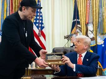 Τραμπ: "Θέλω ο Έλον Μασκ και οι εταιρείες του να ευδοκιμήσουν στις ΗΠΑ"