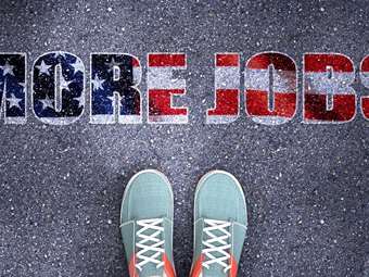 Το παράδοξο: Υψηλά επιτόκια με χαμηλή ανεργία