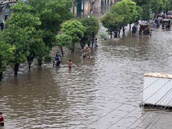 Πακιστάν: Στους 194 οι νεκροί το τελευταίο 24ωρο από καταρρακτώδεις βροχές