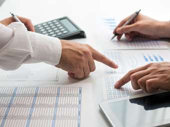 Γιατί η κυβέρνηση δεν προχωρά τελικά σε τιμαριθμοποίηση της φορολογικής κλίμακας