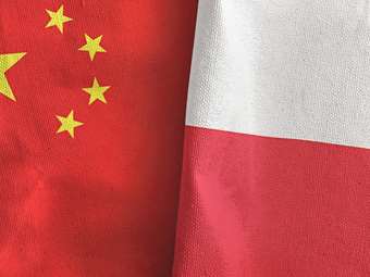 Η Πολωνία εξετάζει την απαγόρευση εισόδου σε στρατιωτικές βάσεις για τα κινεζικά αυτοκίνητα