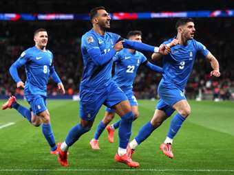 Τα βρετανικά ΜΜΕ αποθεώνουν τη νίκη της Εθνικής Ελλάδας