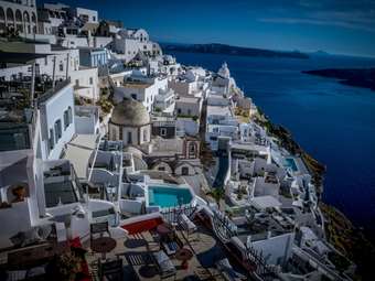 Τι έδειξαν οι έλεγχοι του ΥΠΕΝ σε Μύκονο και Σαντορίνη - Έρχονται πρόστιμα για αυθαιρεσίες