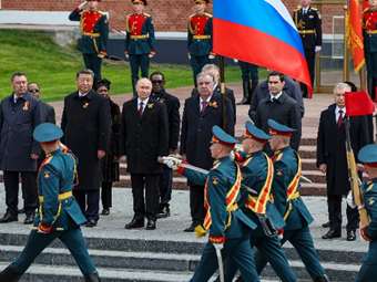 Στη Μόσχα για την 9η Μαΐου δύο Γερμανοί ευρωβουλευτές