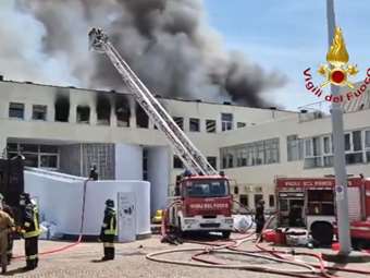 Ιταλία: Πυρκαγιά ξέσπασε στο πανεπιστήμιο του Βιτέρμπο - Κατέρρευσε μέρος του δεύτερου ορόφου