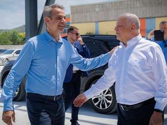 Στις εγκαταστάσεις της METLEN στον Βόλο ο Κυριάκος Μητσοτάκης