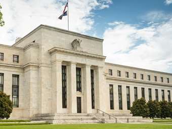 Ποιος φοβάται τα $7 τρισ. της Fed