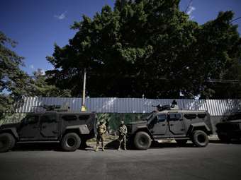 Ελ Σαλβαδόρ: Ο πρόεδρος Μπουκέλε απειλεί να απελευθερώσει όλους τους φυλακισμένους από τη γιγάντια φυλακή Cecot