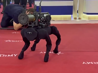 Ουκρανία: Σκύλοι-ρομπότ αναλαμβάνουν "επικίνδυνες αποστολές" στο μέτωπο