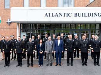 Επίσκεψη Ν. Δένδια στο ναυτικό επιχειρησιακό στρατηγείο του ΝΑΤΟ στο Λονδίνο