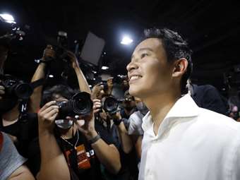 Ταϊλάνδη: Ανεστάλη η βουλευτική ιδιότητα του μεταρρυθμιστή υποψηφίου για την πρωθυπουργία Πίτα Λιμτζαροενράτ