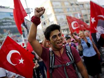 ΕΕ για διάλυση PKK: Μια δίκαιη και βιώσιμη λύση του κουρδικού θα ωφελήσει τη σταθερότητα της περιοχής