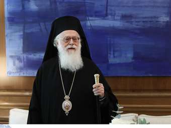 Έκτακτη χειρουργική επέμβαση για τον Αρχιεπίσκοπο Αλβανίας Αναστάσιο - Κρίσιμες οι επόμενες 48 ώρες