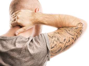 Οι επιστήμονες προειδοποιούν ότι τα τατουάζ μπορεί να αυξήσουν τον κίνδυνο καρκίνου