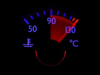 Γιατί ανεβάζει θερμοκρασία ο κινητήρας: Αυτοί είναι οι πιθανοί λόγοι