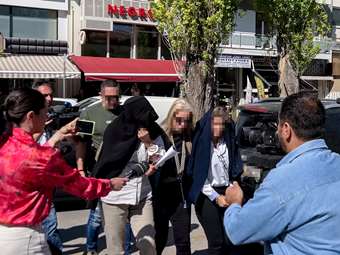 Θύμα του κυκλώματος των εφοριακών αποκαλύπτει: "Εδωσα €5.000 και τους ευχαρίστησα, δεν είχα άλλη επιλογή"