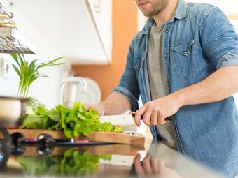 Οι αλλαγές που πρέπει να κάνουμε στη διατροφή μας όσο μεγαλώνουμε