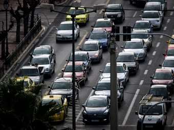 Εφορία: Έλεγχοι για οχήματα σε ακινησία που κυκλοφορούν - Ποιες κάμερες θα αξιοποιηθούν