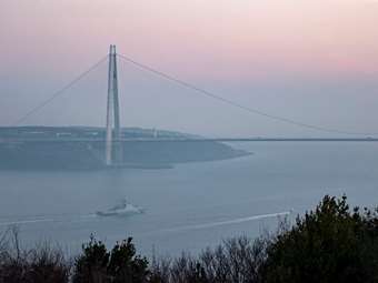 "Μπλόκο" της Τουρκίας στη διέλευση βρετανικών ναρκαλιευτικών από τον Βόσπορο προς την Ουκρανία