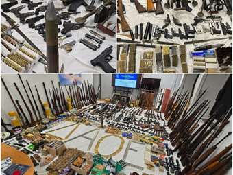 Συνελήφθη απόστρατος της Πολεμικής Αεροπορίας: Βρέθηκαν 174 όπλα στο σπίτι του στο Κιάτο