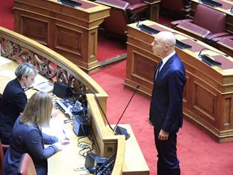 Ορκίστηκε ο Γ. Αμυράς βουλευτής της ΝΔ