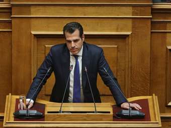 Εγκύκλιος Θ. Πλεύρη: Καταργείται σε όλα τα έγγραφα ο όρος "παράτυπη μετανάστευση" - Αντικαθίσταται από το "παράνομη"