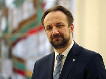 Γκ. Σίμκους (ΕΚΤ): Υπεραισιόδοξες οι προσδοκίες για μειώσεις των επιτοκίων