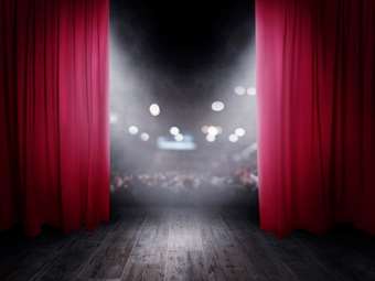 Ρωσία: Ο συνθέτης Ντμίτρι Κουρλιάντσκι αρνήθηκε το θεατρικό βραβείο "Χρυσή Μάσκα"